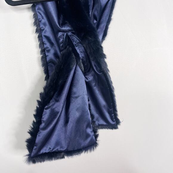 New Banana Republic Navy Blue Faux Fur Blocked Peppy Scarf Wrap Warm Winter - Picture 4 of 11